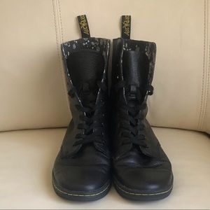 Dr. Martens Stratford size 8 black boots